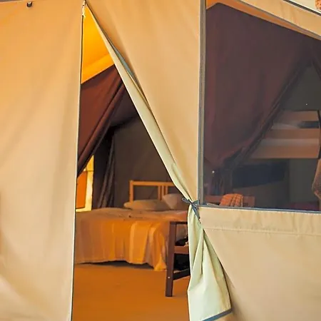 Tente La Teouleyre Bed & Breakfast Saint-Julien-en-Born